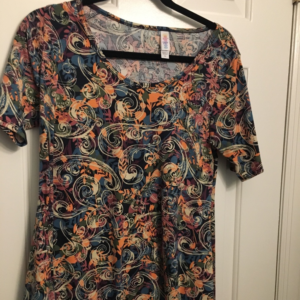 Xs Lularoe perfect t